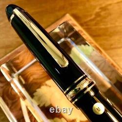 MONTBLANC Meisterstuck Fountain Pen 146 Black Nib M 14K all Gold