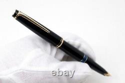 MONTBLANC Meisterstuck No. 22-Black Precious Resin-Fountain Pen-14K GOLD NIB-60's