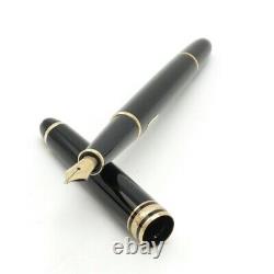 Montblanc Fountain Pen Meisterstuck Black with Gold Trim 14k M Nib with Box