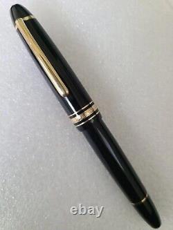 Montblanc Meisterstuck, 147 Traveler M 14K Gold Nib, with leather case nice pen