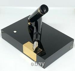 Montblanc Meisterstuck 149 Fountain Pen 18K Gold Nib With Desk Stand