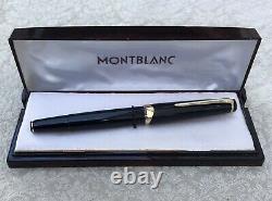 Near Mint Montblanc Meisterstuck 14 Fountain Pen, Black & Gold, 18k 750 Gold Nib